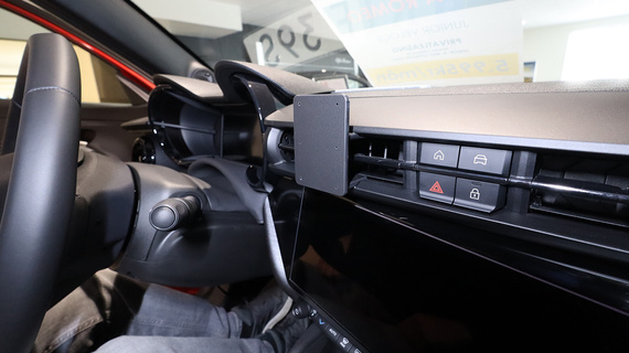 Brodit ProClip uchwyt do Alfa Romeo Junior 2024-2026