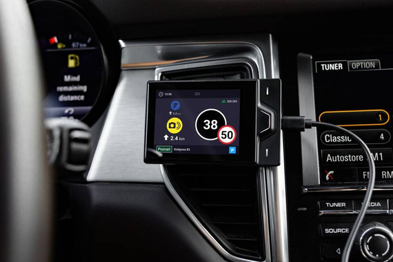 Yanosik RS z czteroletnim abonamentem