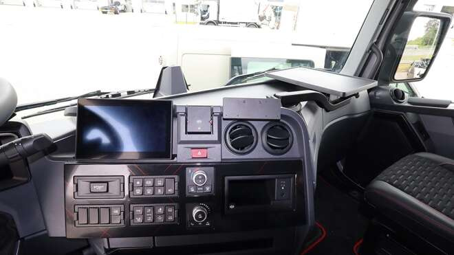 ProClip o wzmocnionej konstrukcji uchwyt montażowy do Renault T 2023-2026