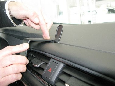 Brodit ProClip uchwyt do Nissan Leaf 2018-2025