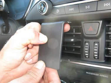 Brodit ProClip uchwyt do Ford Focus 2019-2025