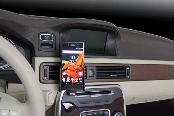 Uchwyt do Sony Xperia XZ z wbudowaną ładowarką samochodową do profesjonalnego montażu