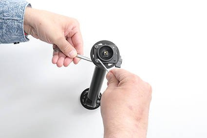 Uchwyt indukcyjny dedykowany do Point Mobile 30 z ładowarką samochodową.