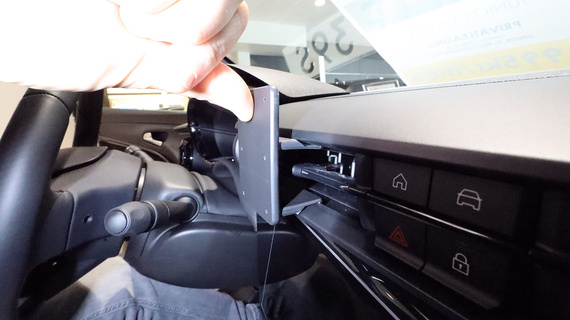 Brodit ProClip uchwyt do Alfa Romeo Junior 2024-2026