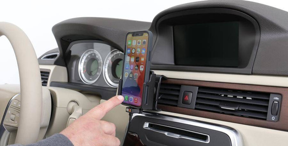 Uchwyt Apple CarPlay z kablem Lightning do iPhone