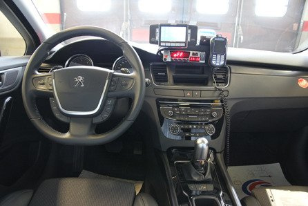 Bardzo mocny, bezinwazyjny wspornik montażowy do Peugeot 508 11-19