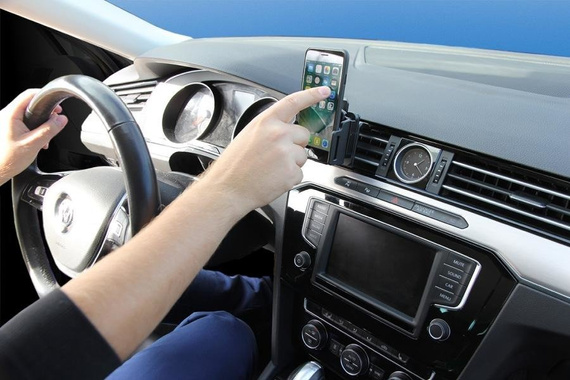 Uchwyt uniwersalny regulowany do Xiaomi 13 Lite bez futerału oraz w futerale lub etui o wymiarach: 62-77 mm (szer.), 2-10 mm (grubość)