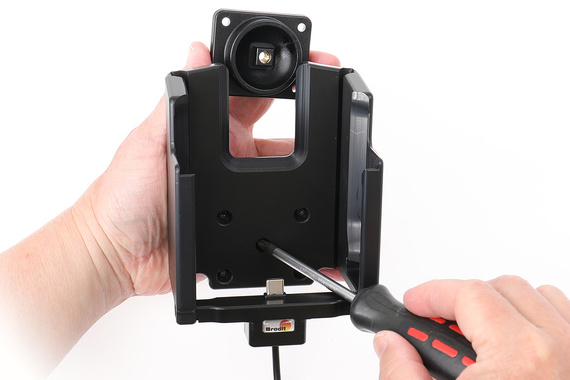 Aktywny uchwyt Brodit do stałego montażu na CipherLab RS38 w gumowym etui i z chwytem pistoletowym