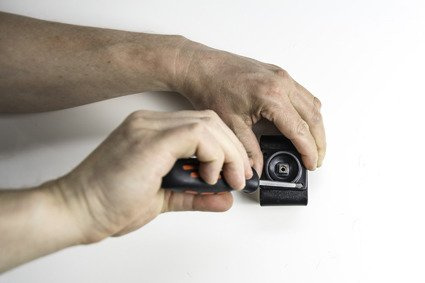 Uchwyt pasywny regulowany do tabletów gołych jak i w futerale o wymiarach: 180-230 mm (szer.), do 30 mm (grubość)