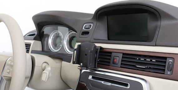 Uchwyt aktywny z kablem USB do Apple iPhone 12 Pro w futerale lub bez o wymiarach: 75-89 mm (szer.), 6-10 mm (grubość).