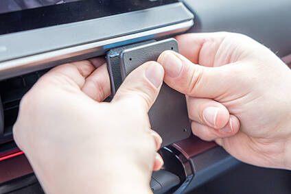 ProClip uchwyt montażowy do Toyota Prius 2024-2025