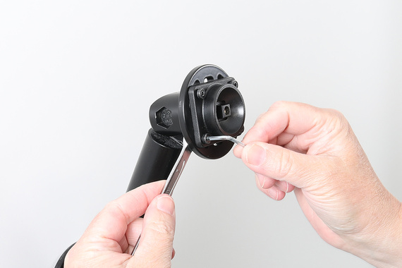 Aktywny uchwyt Brodit do CipherLab RS38 w gumowym etui i z chwytem pistoletowym