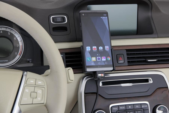 Uchwyt do LG V20 z wbudowanym kablem USB oraz ładowarką samochodową