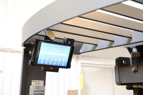 Baza montażowa Brodit na wózek widłowy montowana na obejmie zaciskowej z ramieniem 140 mm z zaciskiem do 72 mm