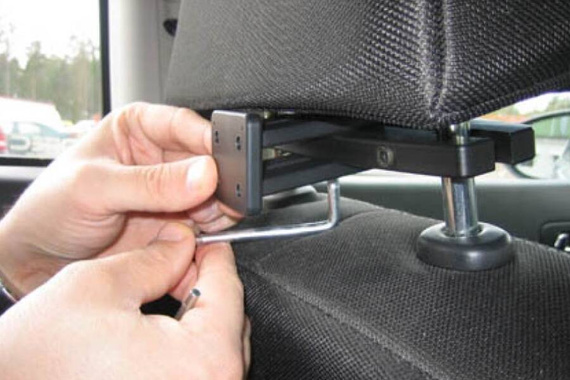 811070 - Uniwersalna baza mocowania do zagłówka z rozstawem prętów: 95 mm - 211 mm