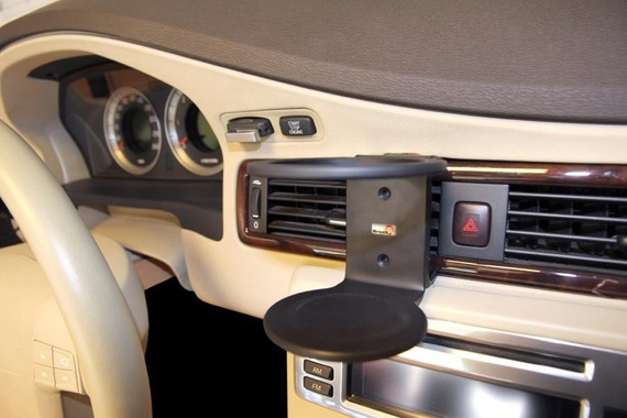 Uchwyt na puszki i butelki z napojami