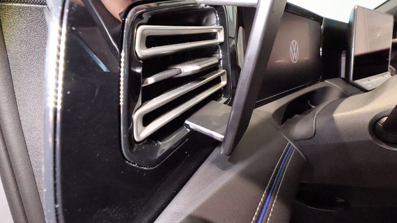 ProClip uchwyt montażowy do Volkswagen Tiguan 2025-2026