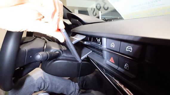 Brodit ProClip uchwyt do Alfa Romeo Junior 2024-2026