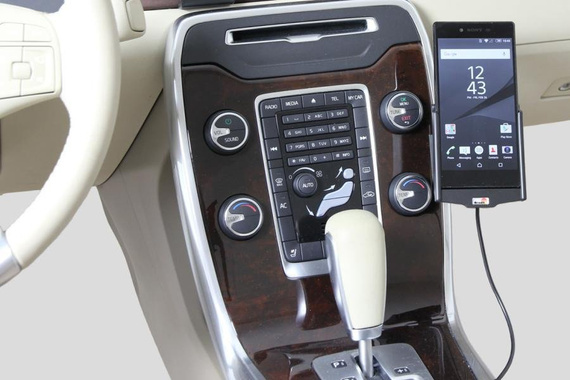 Uchwyt do Sony Xperia Z5 Premium z wbudowaną ładowarką samochodową do profesjonalnego montażu