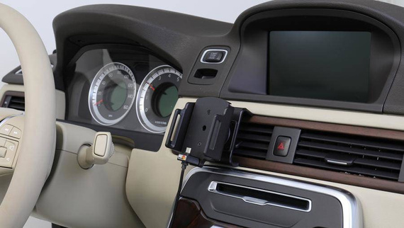 Uchwyt uniwersalny regulowany do Samsung Galaxy S23+ bez futerału oraz w futerale lub etui o wymiarach: 75-89 mm (szer.), 2-10 mm (grubość) z wbudowanym kablem USB-C oraz ładowarką samochodową